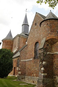 gefortificeerde kerk van Plomion